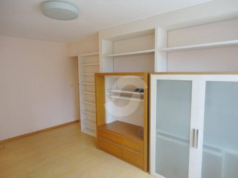  - Apartamento 2 quartos com suíte no Ingá – localização nobre, sol da manhã e vaga na escritura!
