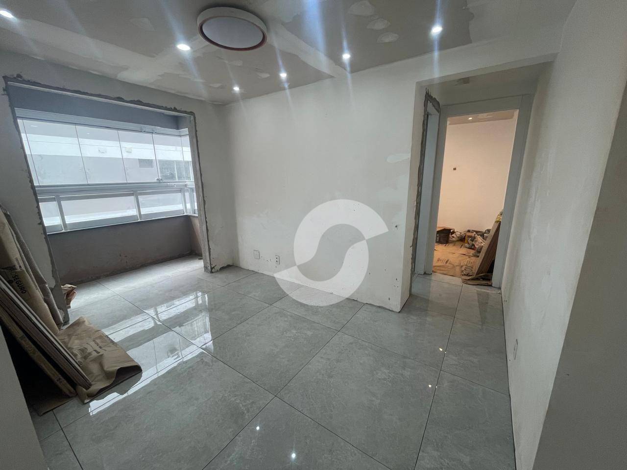 Apartamento à venda com 1 quarto, 37m² - Santa Rosa,Niterói