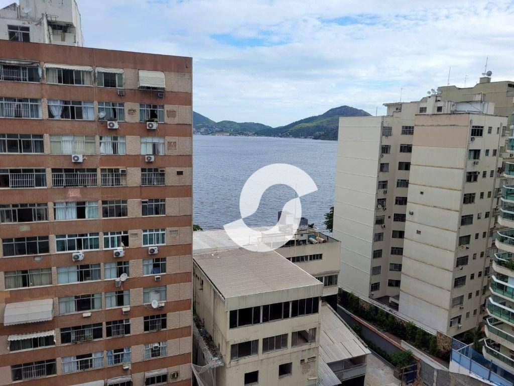  - Apartamento com 2 dormitórios à venda, 62 m² por R$ 490.000,00 - Icaraí - Niterói/RJ