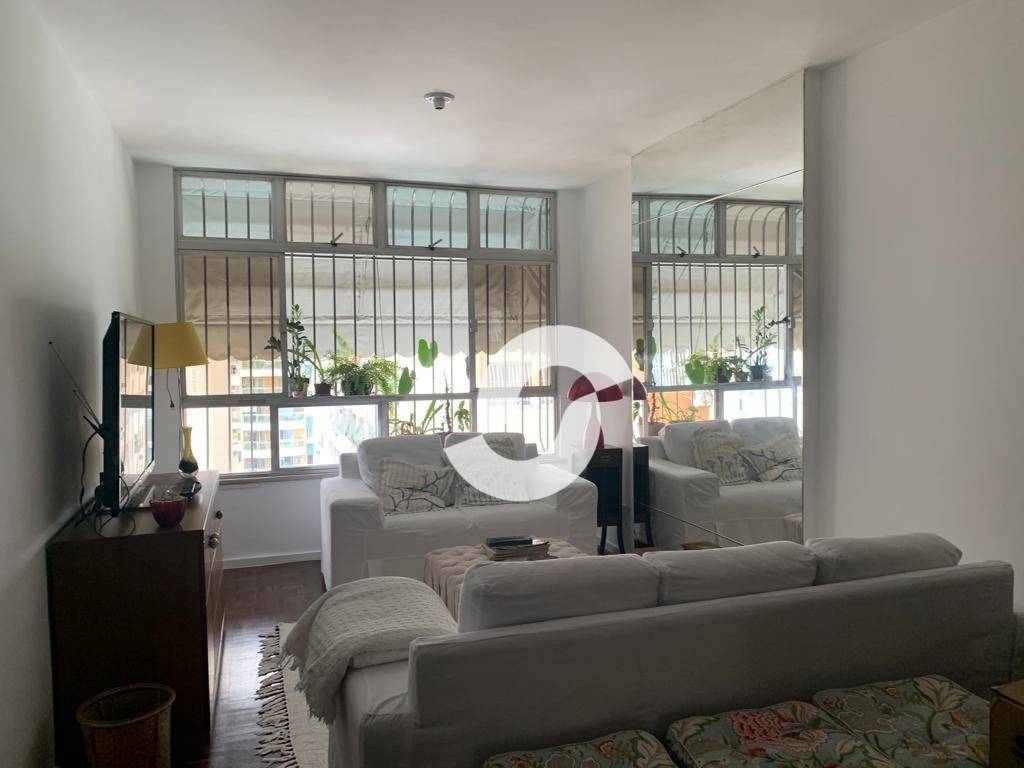  - Apartamento 3 quartos, 1 suíte com closet.