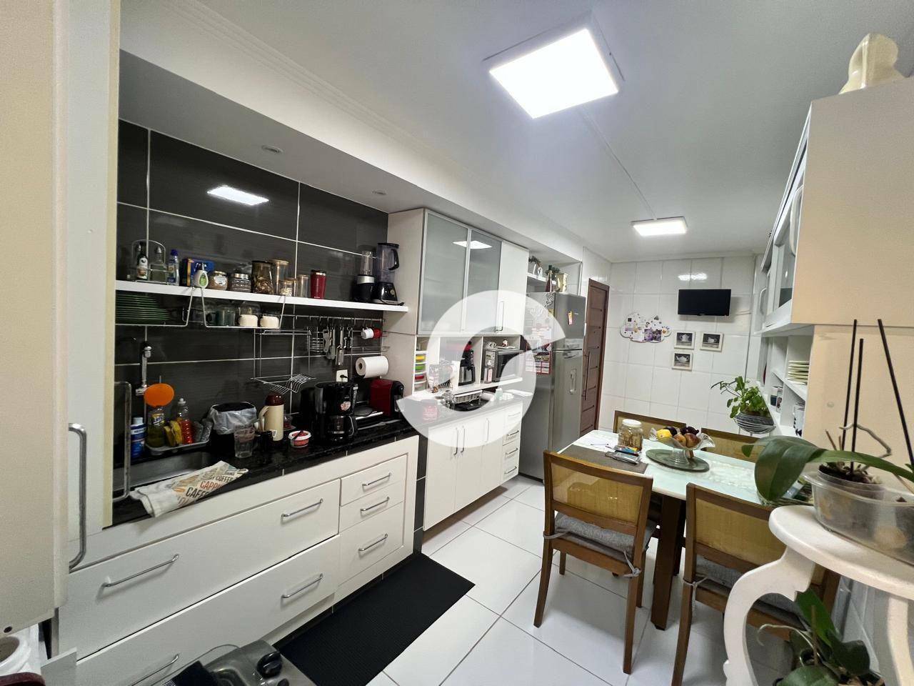 Apartamento à venda com 2 quartos, 74m² - Santa Rosa,Niterói