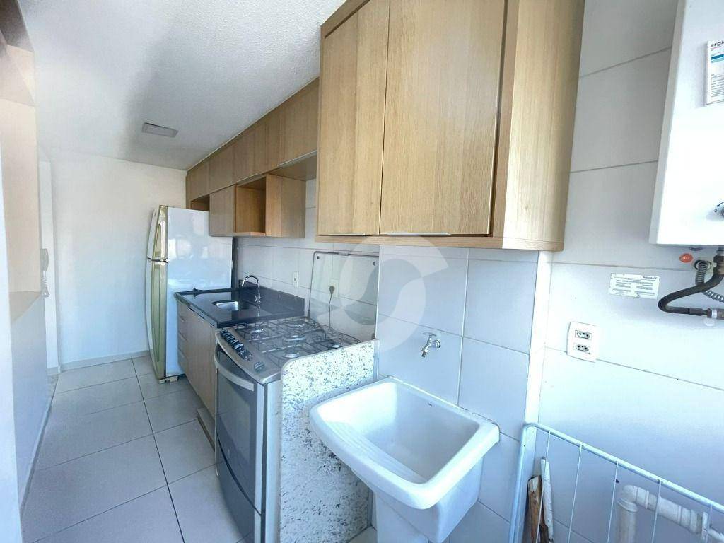  - Apartamento com 2 dormitórios à venda, 60 m² por R$ 380.000,00 - Maria Paula - Niterói/RJ