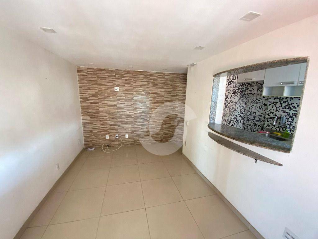  - Apartamento com 2 dormitórios à venda, 65 m² por R$ 400.000,00 - Icaraí - Niterói/RJ