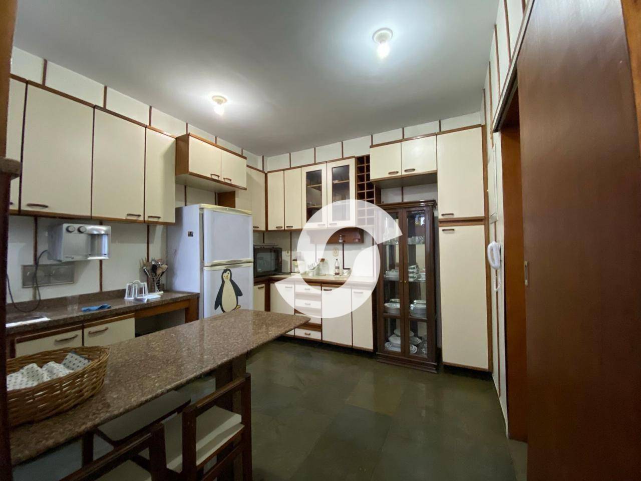  - Apartamento com 3 dormitórios à venda, 316 m² por R$ 950.000,00 - Centro - Niterói/RJ