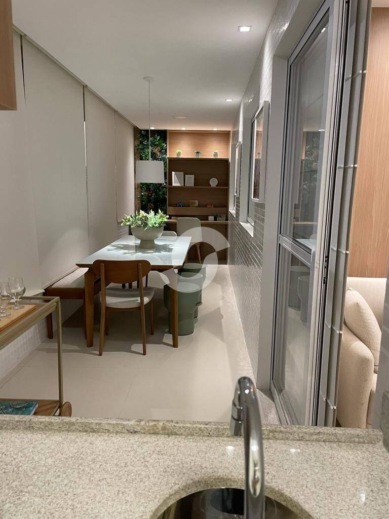  - Ótimo apartamento 2 dormitórios, suíte, varanda!