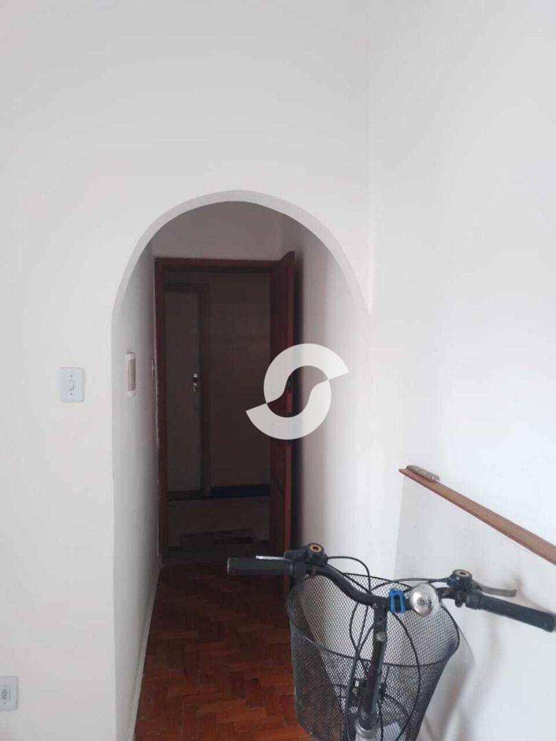  - Vendo um apartamento com ótima localização