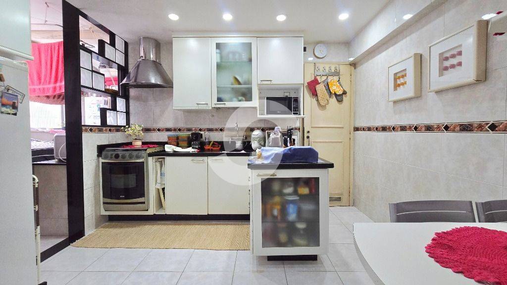 - Belíssimo apartamento de 3 quartos no coração de Icaraí