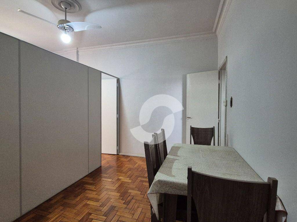  - CENTRO - 2 QUARTOS - EXCELENTE APARTAMENTO COM 2 QUARTOS 1 BANHEIRO SOCIAL, SALA EM 2 AMBIENTES, COZINHA, DEPENDÊNCIA. R$ 330.000