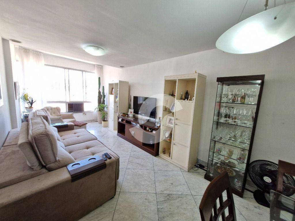  - Apto venda, 3 quartos, andar alto, vista livre e sol da manhã