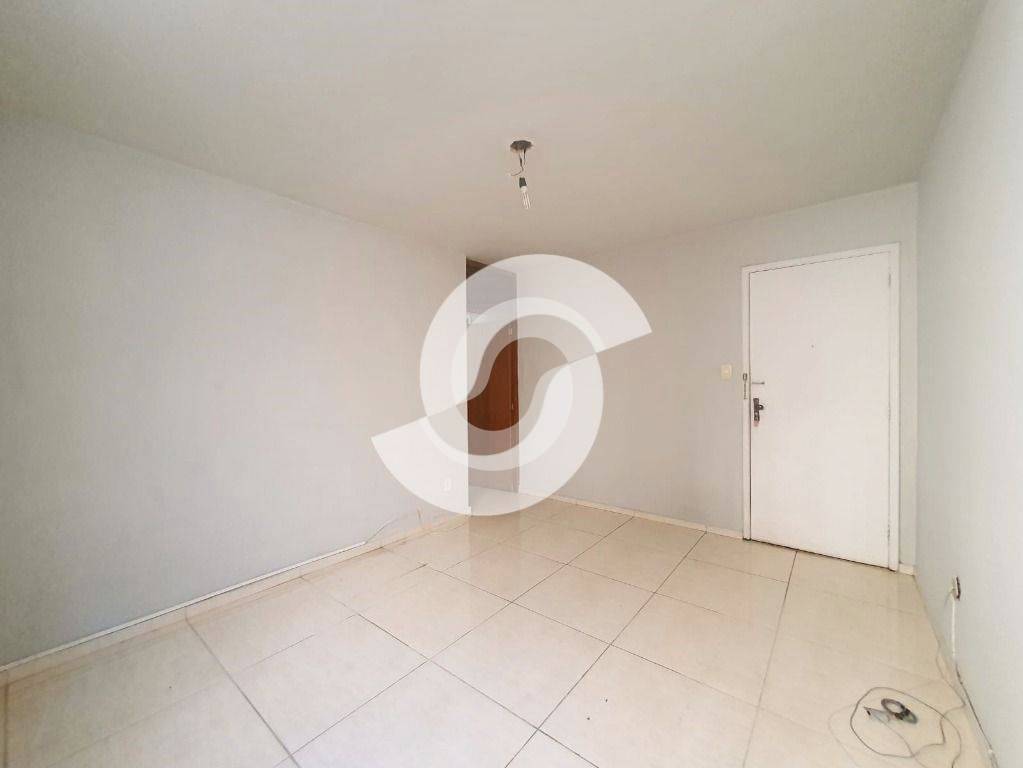  - Apartamento com 2 dormitórios à venda, 58 m² por R$ 150.000,00 - Santa Rosa - Niterói/RJ