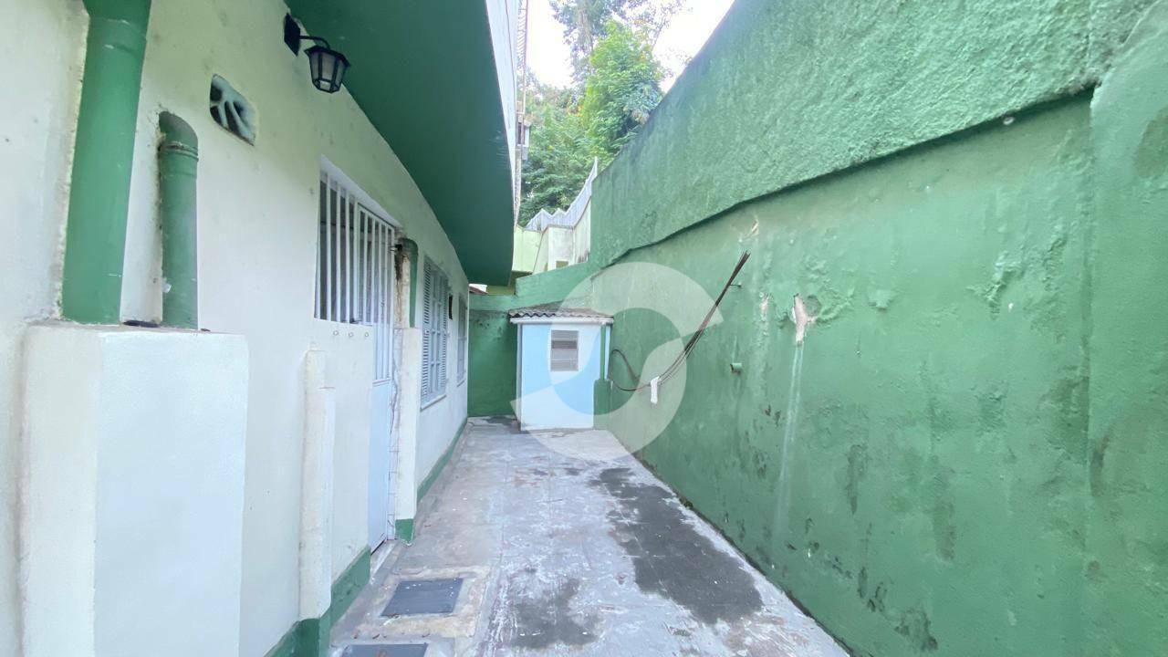 - Apartamento com 3 dormitórios à venda, 80 m² por R$ 280.000,00 - Santa Rosa - Niterói/RJ