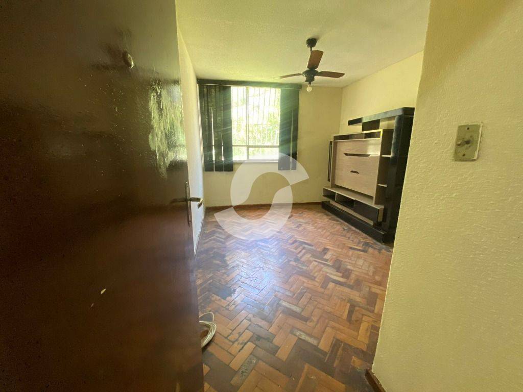  - Apartamento com 2 dormitórios à venda, 60 m² por R$ 165.000,00 - Santa Rosa - Niterói/RJ