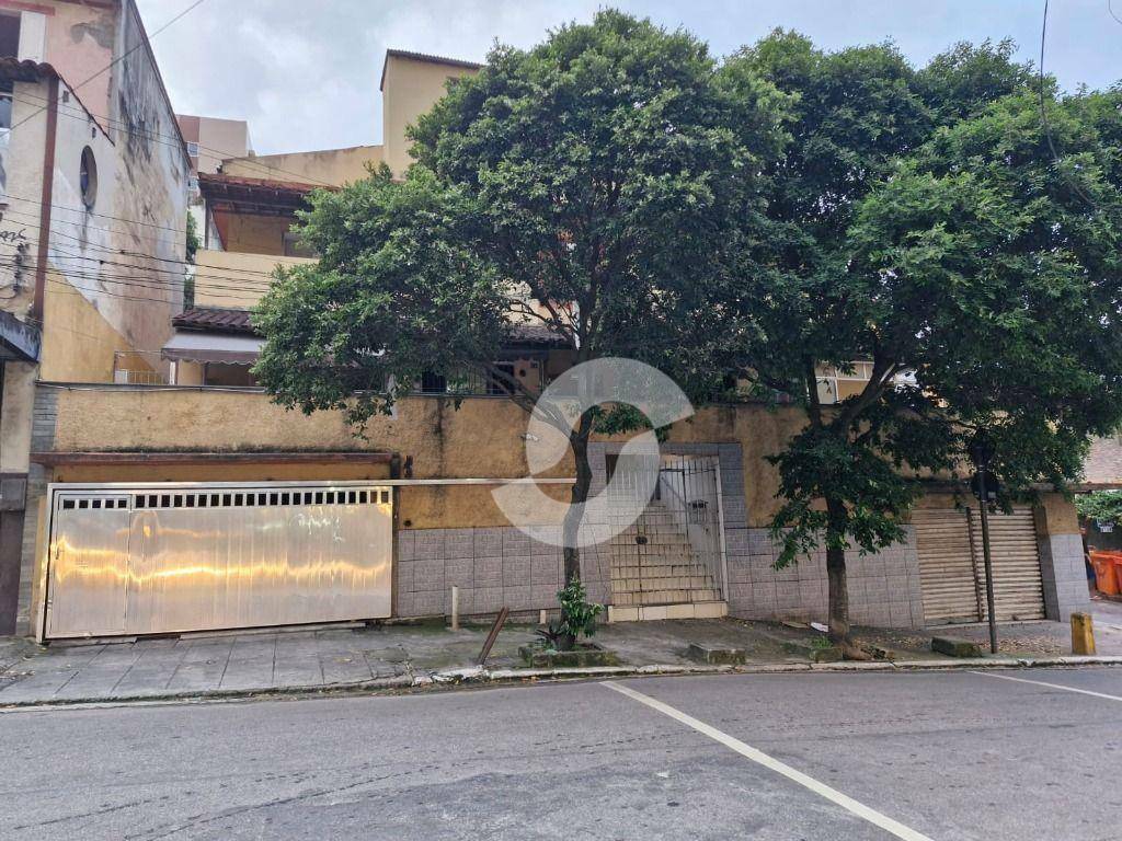Apartamento à venda com 3 quartos, 135m² - Santa Rosa,Niterói