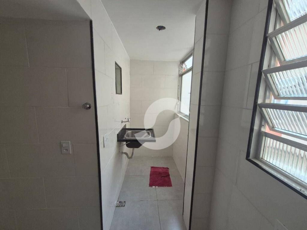  - Apartamento com 2 dormitórios à venda, 62 m² por R$ 280.000,00 - Santa Rosa - Niterói/RJ