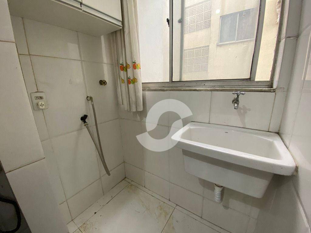  - Apartamento com 2 dormitórios à venda, 67 m² por R$ 220.000,00 - Barreto - Niterói/RJ