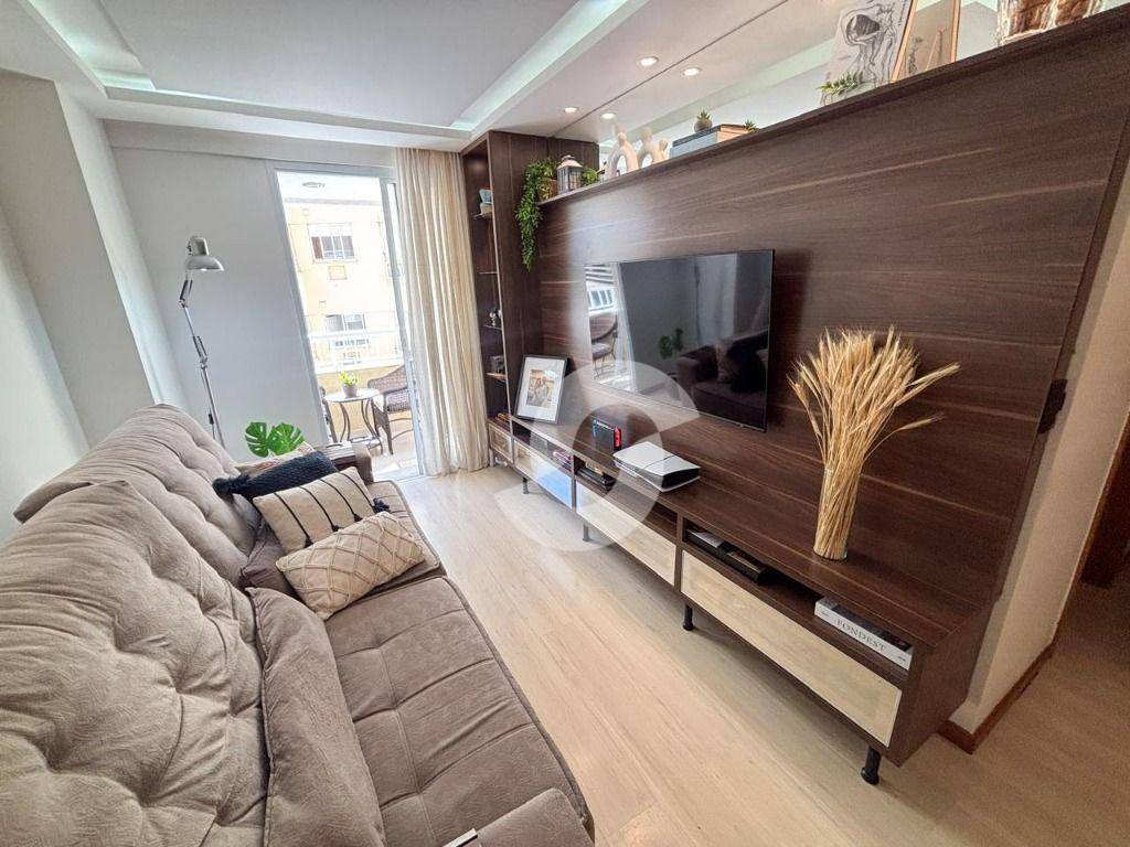  - Apartamento com 2 dormitórios à venda, 59 m² por R$ 390.000,00 - Itaipu - Niterói/RJ