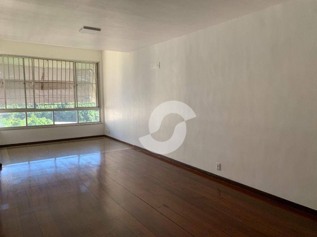 - Bom apartamento, com 3 quartos, banheiro social, ótima sala, copa-cozinha, DPC, área de lazer, 1 vaga de garagem.