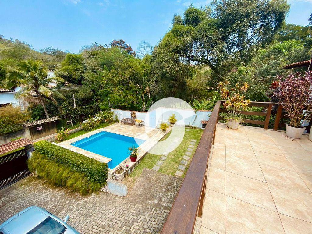Casa à venda com 3 quartos, 400m² - Mata Paca,Niterói