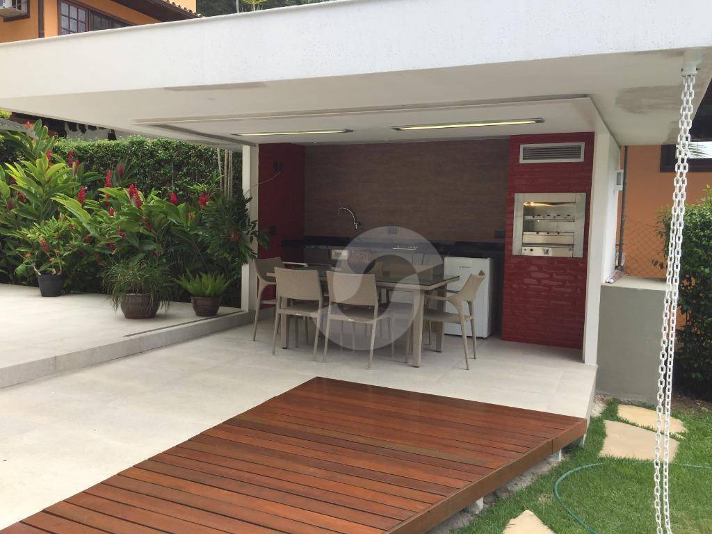 Casa à venda com 3 quartos, 300m² - Engenho do Mato,Niterói