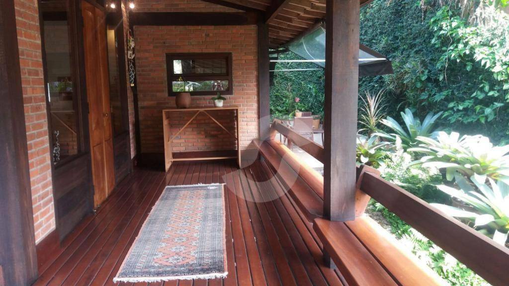 Casa à venda com 4 quartos, 302m² - Pendotiba,Niterói