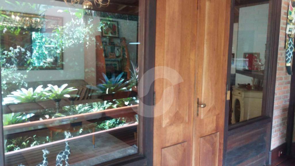 Casa à venda com 4 quartos, 302m² - Pendotiba,Niterói