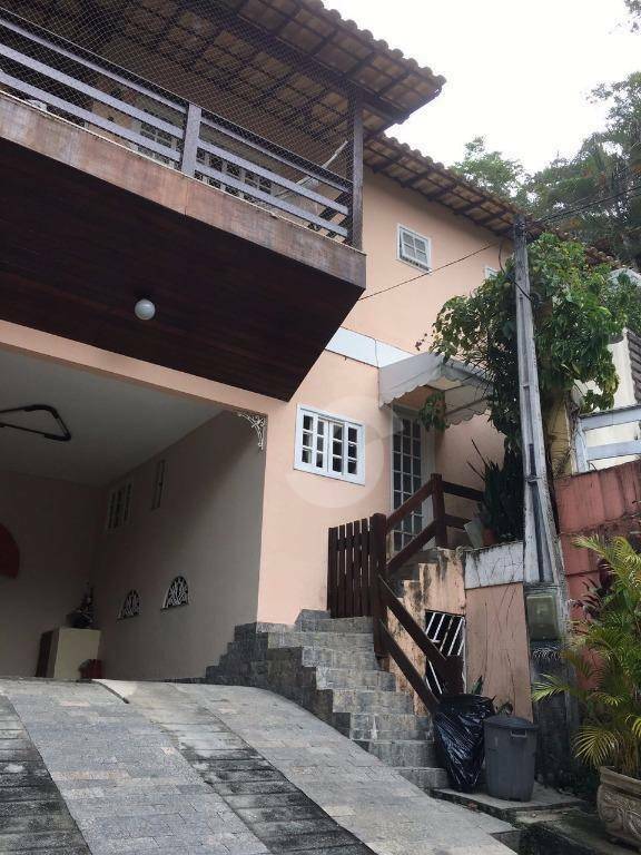 Casa à venda com 4 quartos, 232m² - Pendotiba,Niterói