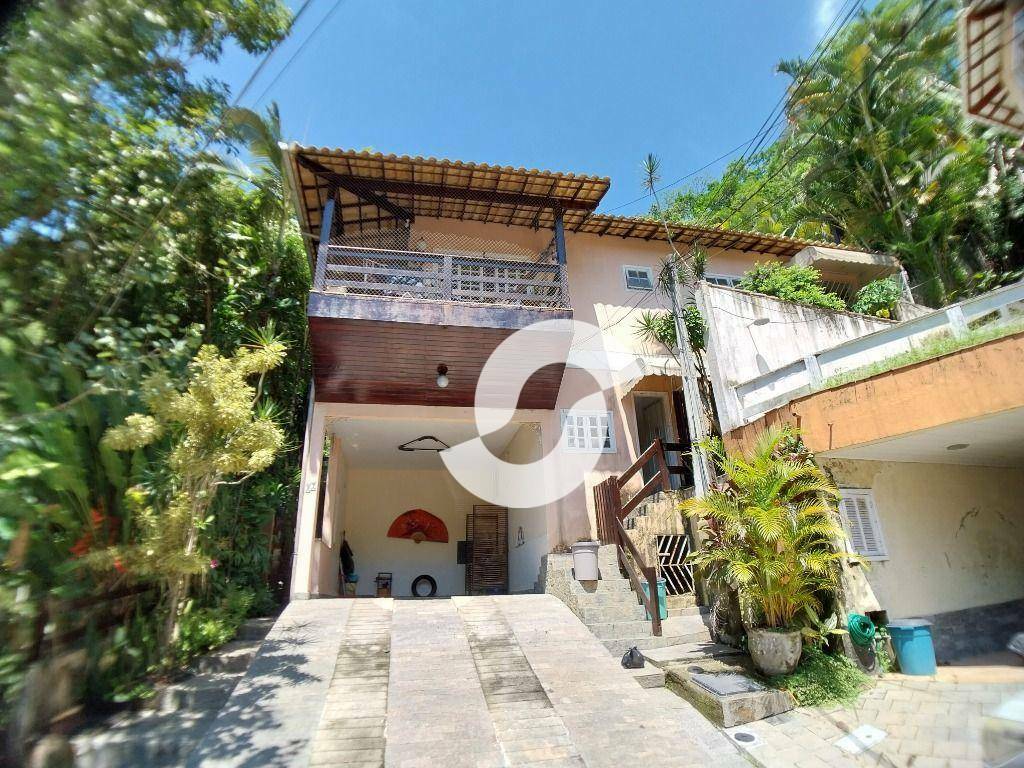 Casa à venda com 4 quartos, 232m² - Pendotiba,Niterói