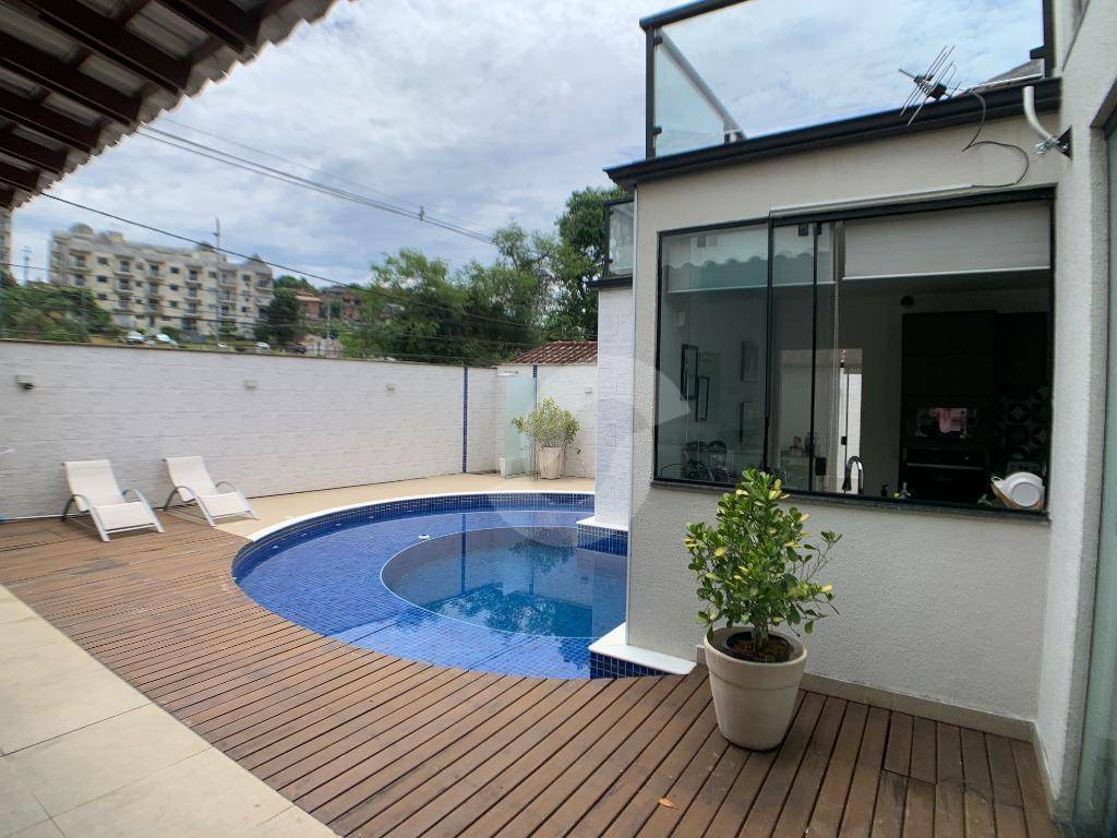 Casa à venda com 4 quartos, 300m² - Badu,Niterói