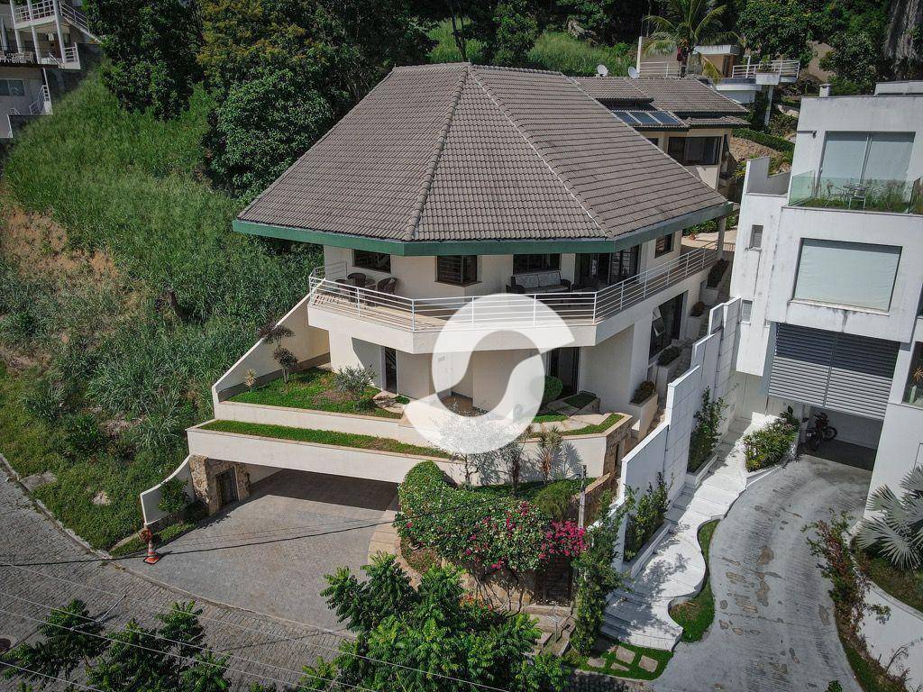 Casa à venda com 4 quartos, 483m² - Charitas,Niterói