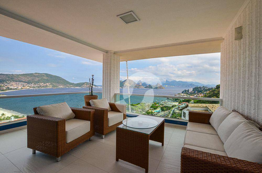 Casa à venda com 5 quartos, 570m² - São Francisco,Niterói