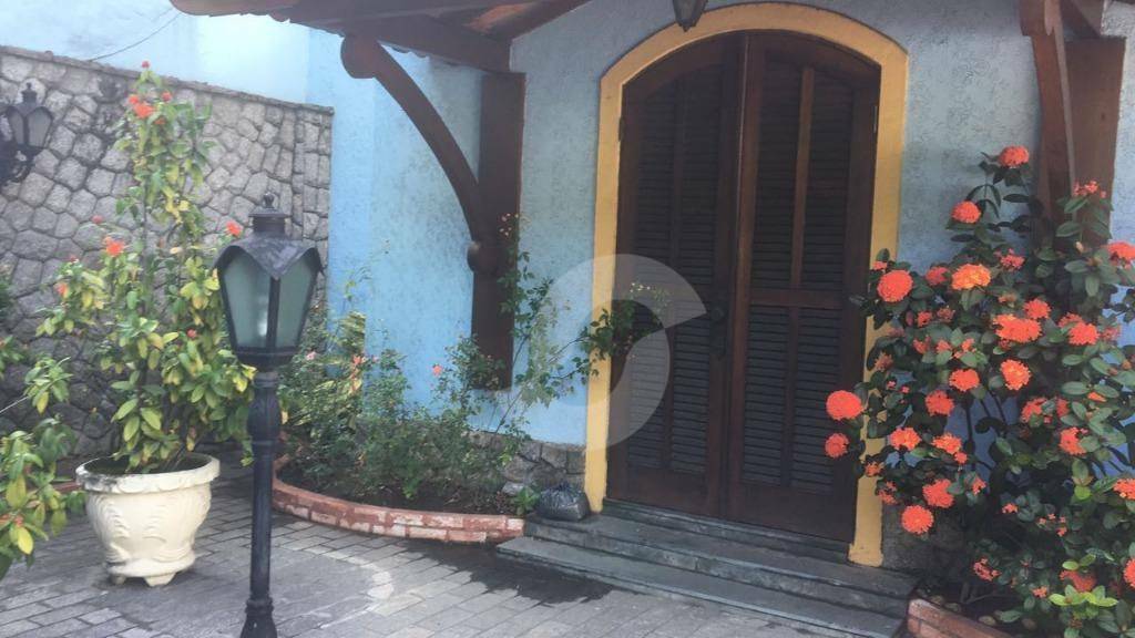 Casa à venda com 4 quartos, 369m² - São Francisco,Niterói