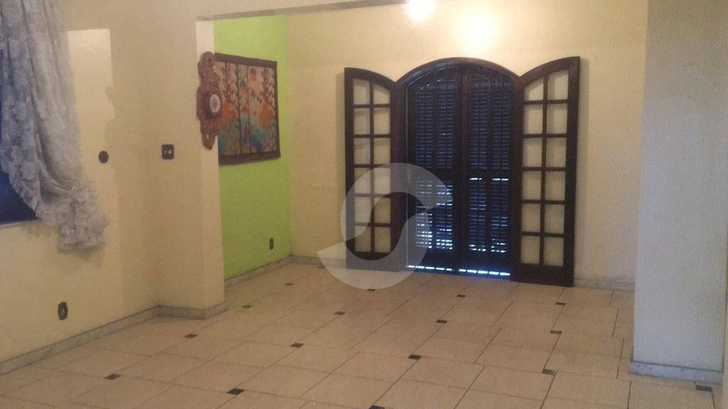 Casa à venda com 4 quartos, 369m² - São Francisco,Niterói