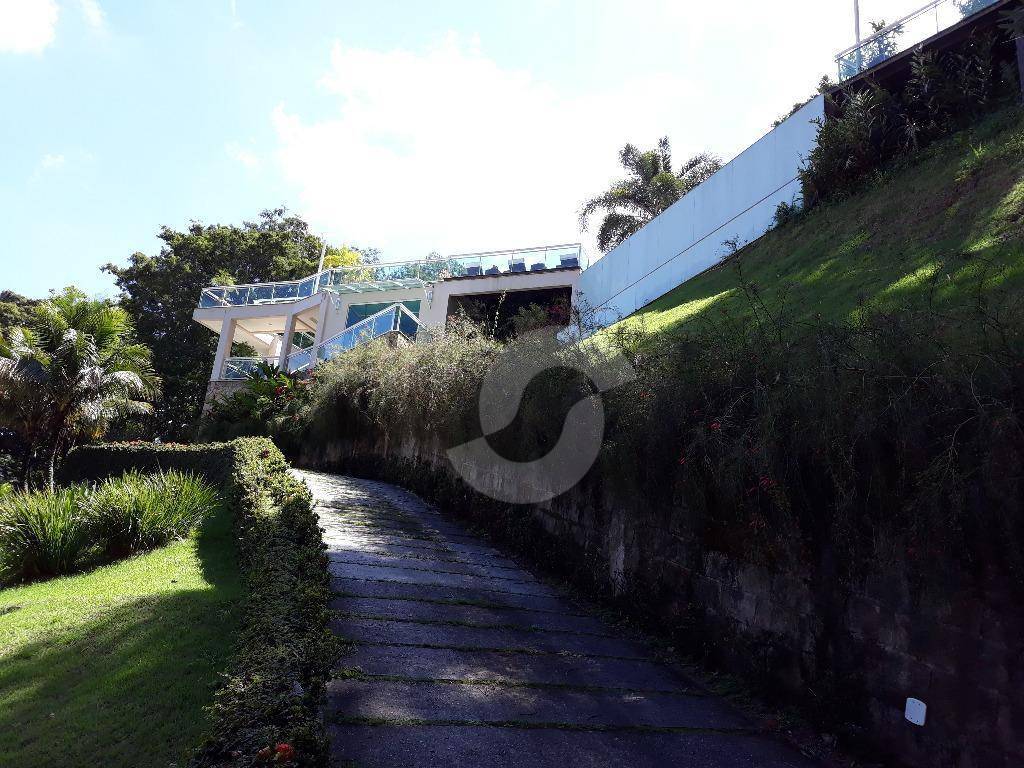  - Paradisíaca Casa no Ubá Floresta com 4 suites lazer completo.