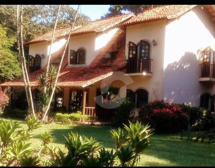 Casa à venda com 4 quartos, 540m² - Pendotiba,Niterói