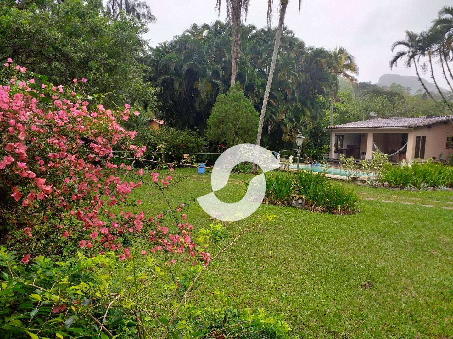Casa à venda com 4 quartos, 540m² - Pendotiba,Niterói