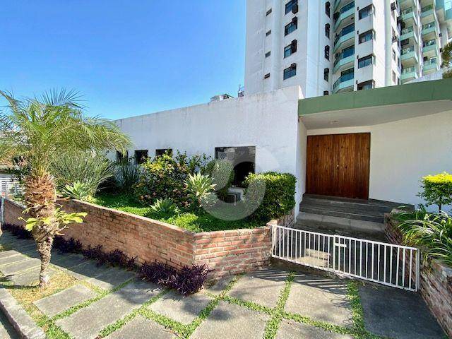 Casa à venda com 4 quartos, 440m² - Santa Rosa,Niterói