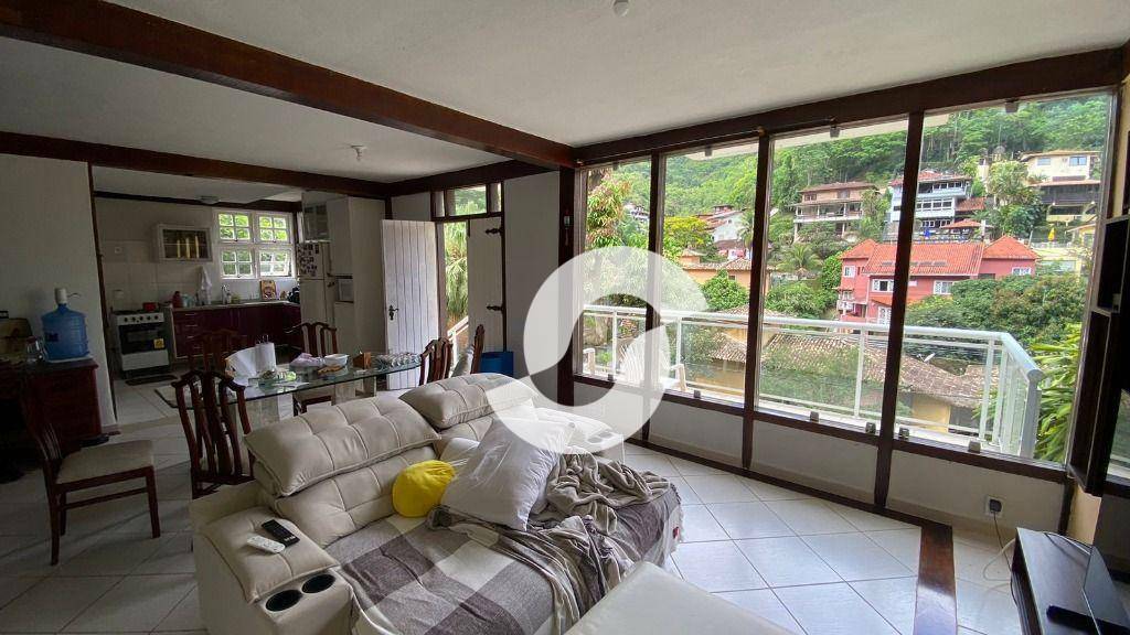 Casa à venda com 3 quartos, 260m² - Itaipu,Niterói