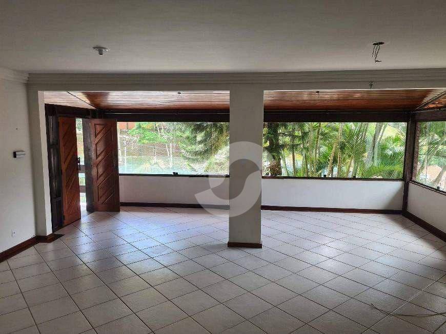 Casa à venda com 4 quartos, 300m² - Serra Grande,Niterói