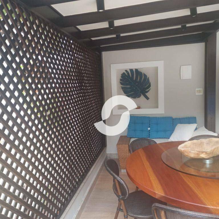 Casa à venda com 4 quartos, 500m² - Santo Antônio,Niterói