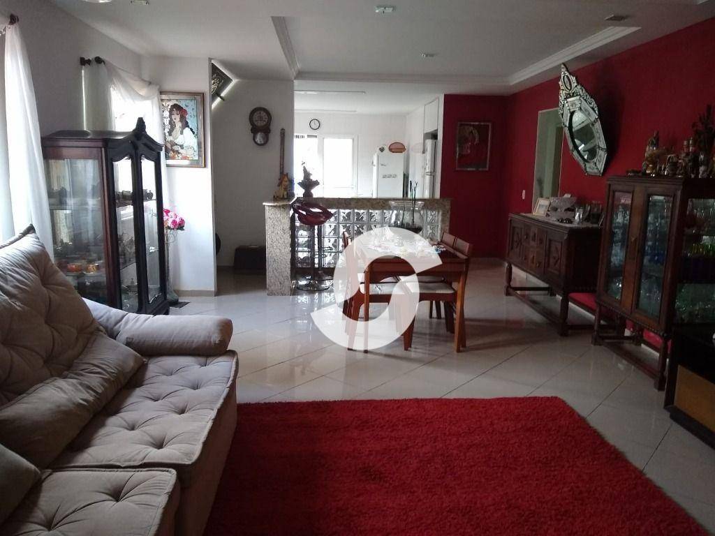 Casa à venda com 3 quartos, 310m² - Piratininga,Niterói