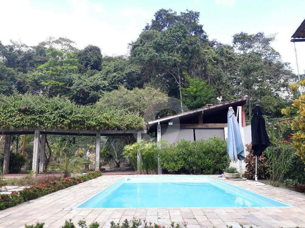  - ?? Casa em Condomínio Fechado – Rua do Country Club, Niterói  Casa espetacular em condomínio fechado, com localização privilegiada, cercada de muito v