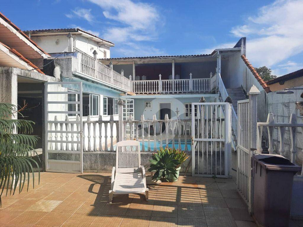 Casa à venda com 7 quartos, 360m² - Itaipu,Niterói