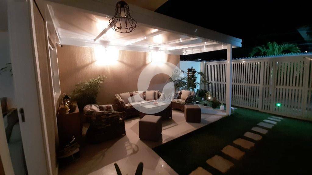 Casa à venda com 4 quartos, 150m² - Itaipu,Niterói