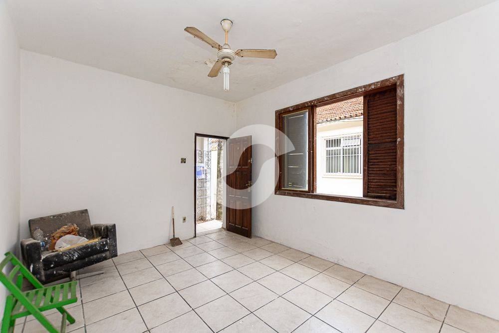 Casa à venda com 3 quartos, 83m² - Santa Rosa,Niterói