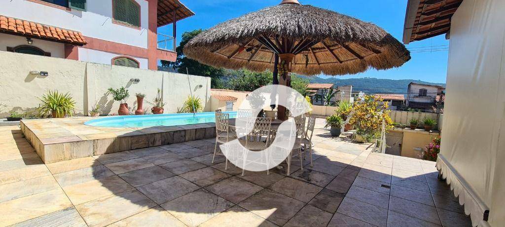 Casa à venda com 4 quartos, 247m² - Piratininga,Niterói