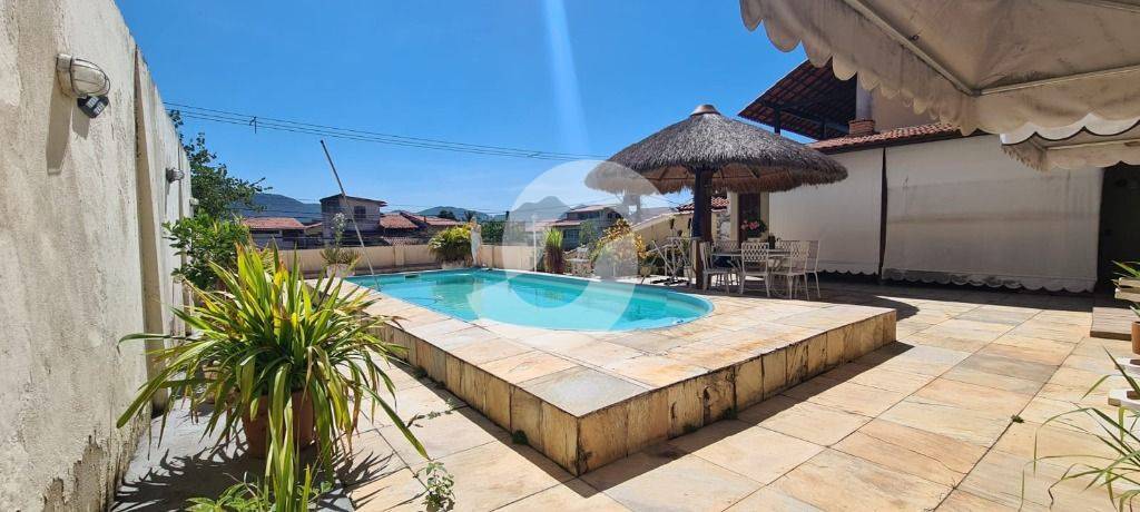 Casa à venda com 4 quartos, 247m² - Piratininga,Niterói