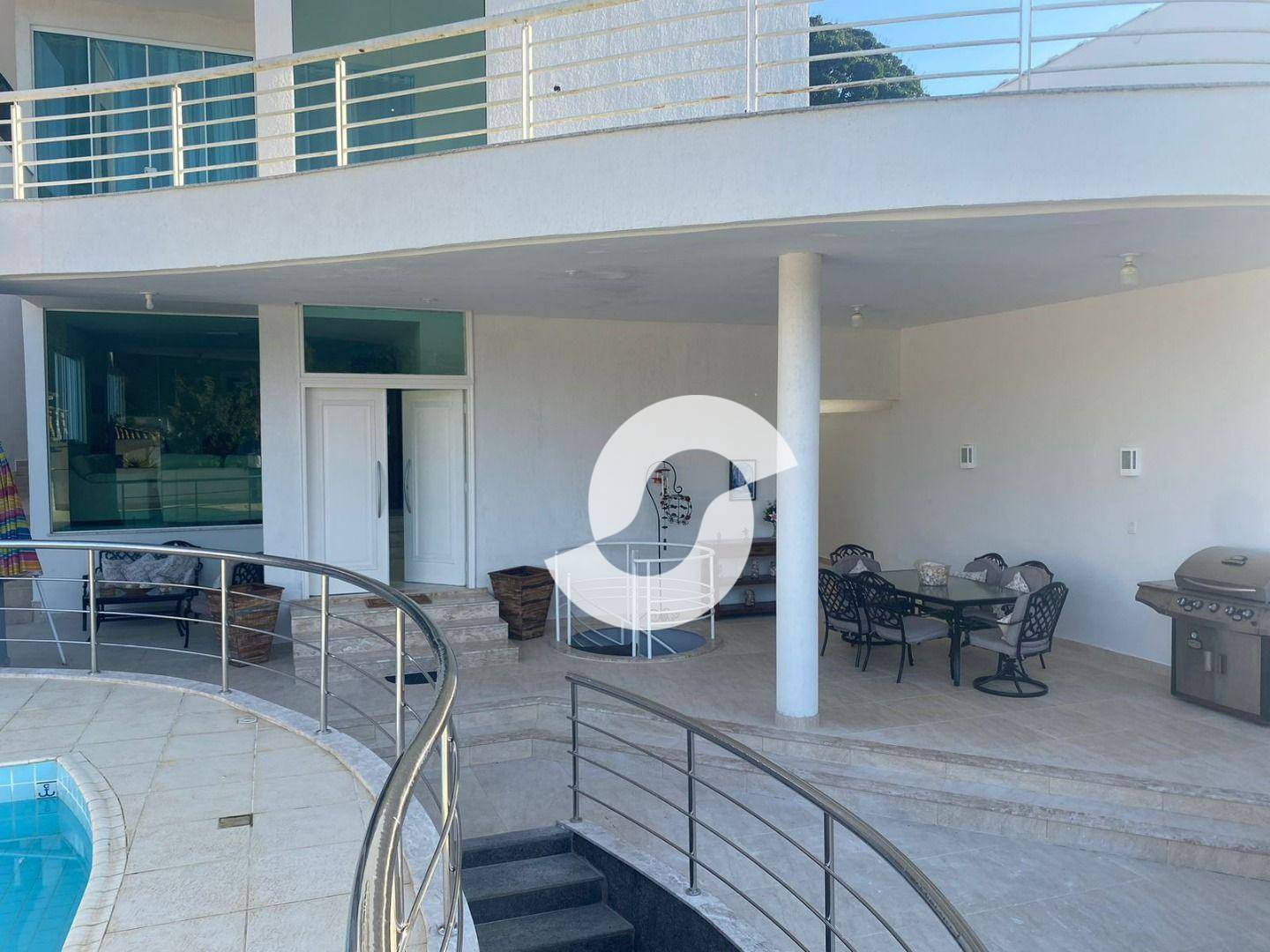  - Casa com 4 dormitórios, 4 suítes à venda, 349 m² por R$ 990.000 - Niterói/RJ