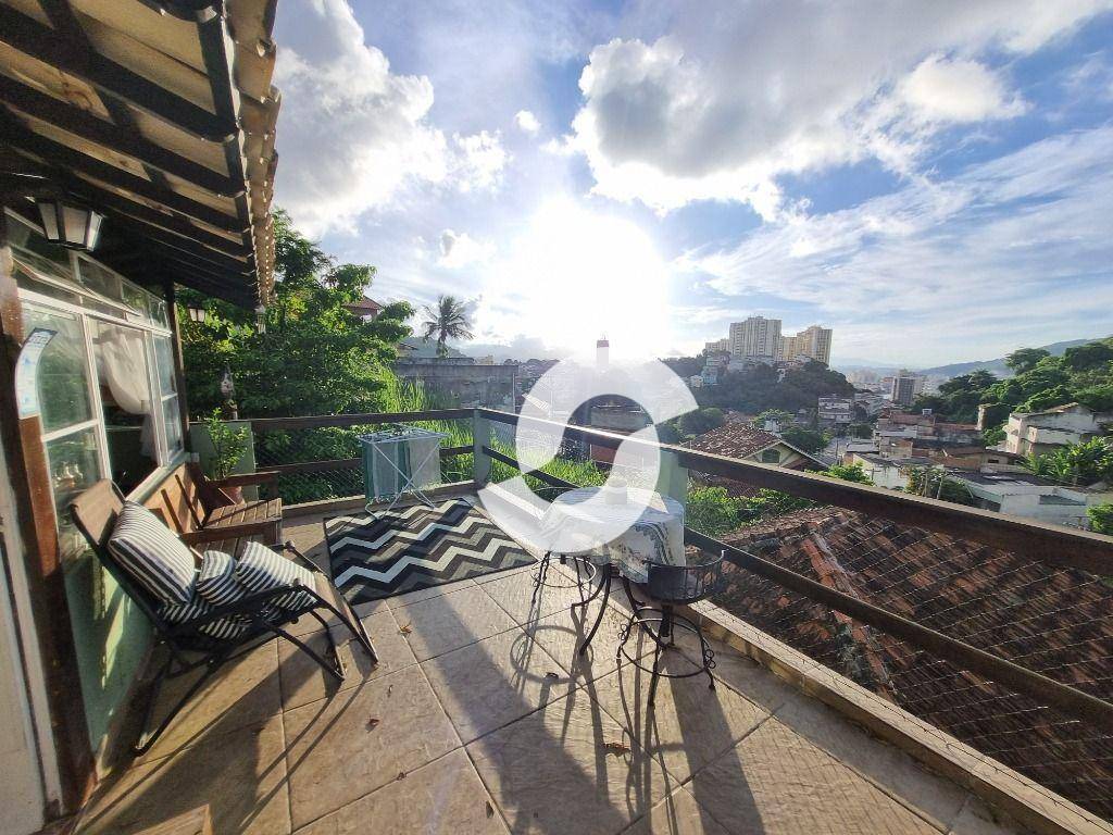 Casa à venda com 3 quartos, 139m² - Fátima,Niterói