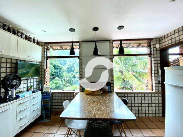 Casa à venda com 4 quartos, 378m² - Itaipu,Niterói