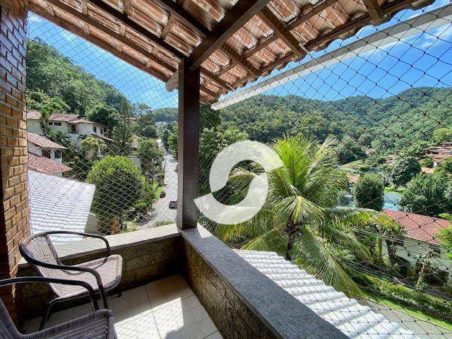  - Casa á venda com 4 quartos, 3 suítes, condomínio com campo de futebol e quadra